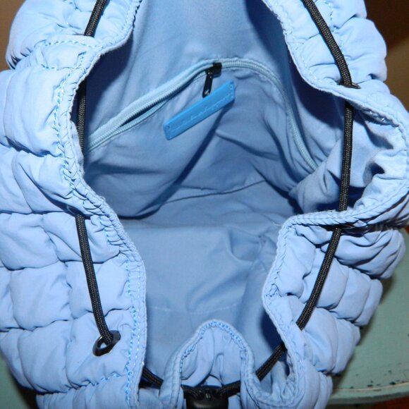 Malibu Hippie Puffer Quilted Backpack Blue HTF (II-14) - Picture 3 of 6